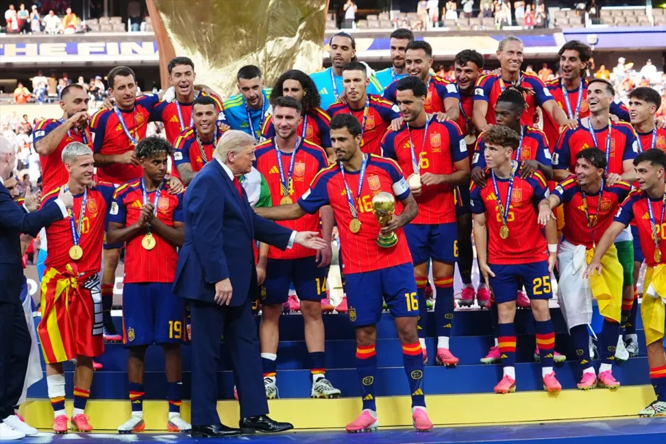 Emniyet şeridinden Final’e: Messi’li Arjantin